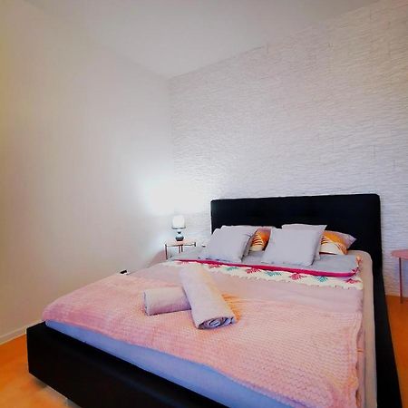 Millenium Apartment Self Check-In Faktura Rzeszow Bagian luar foto
