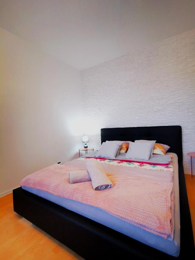 Millenium Apartment Self Check-In Faktura Rzeszow Bagian luar foto