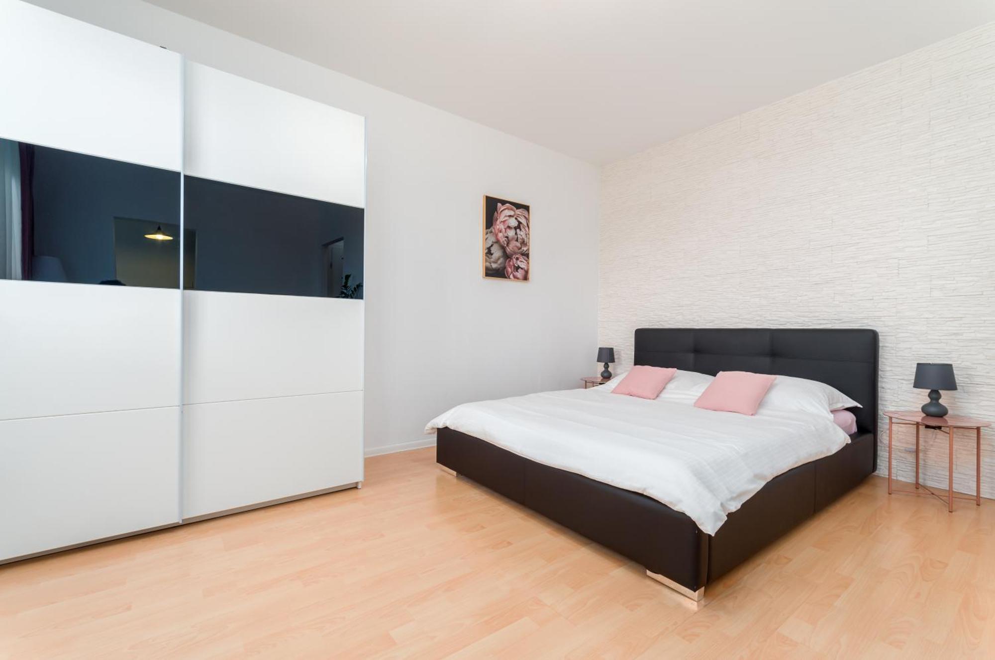 Millenium Apartment Self Check-In Faktura Rzeszow Bagian luar foto
