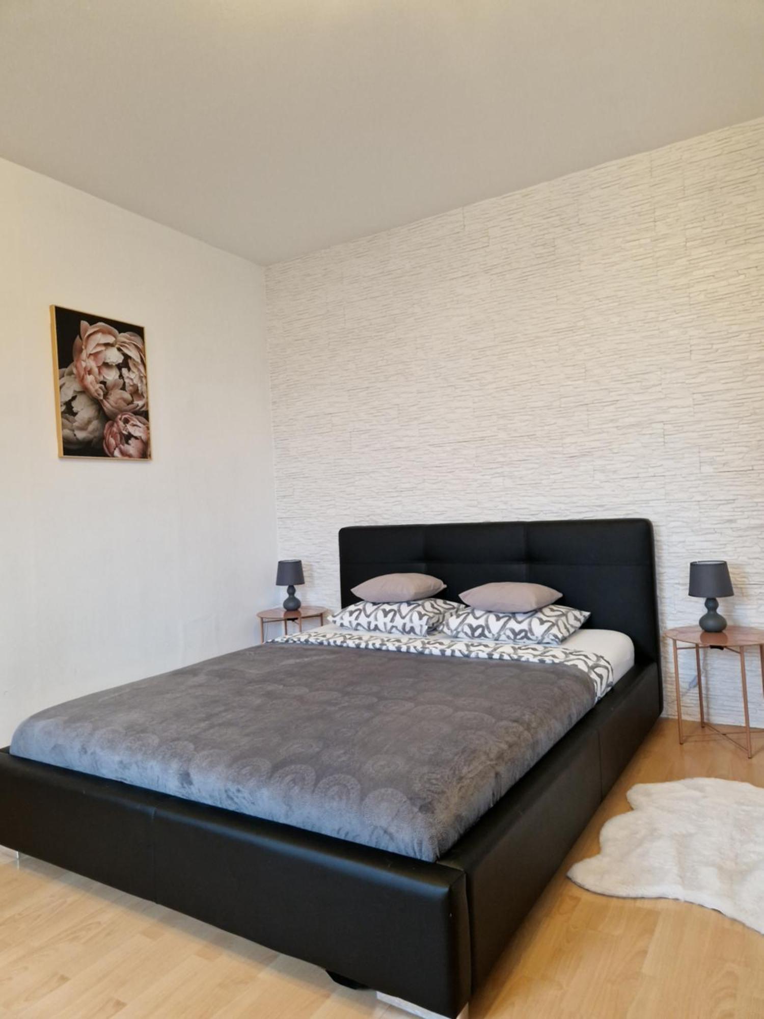 Millenium Apartment Self Check-In Faktura Rzeszow Bagian luar foto